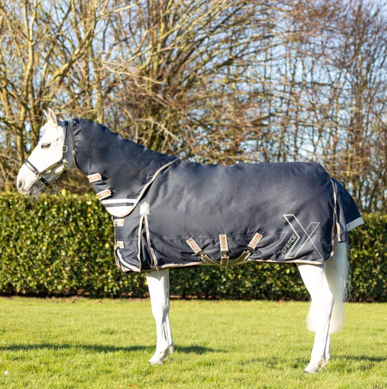 DefenceX Shield 4 in 1 Turnout Rug with Detachable Neck